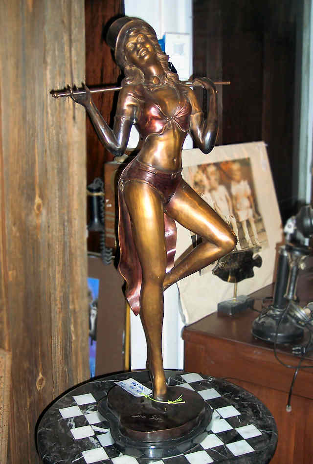 Bronze Cabaret Girl Bronze Cabaret Girl